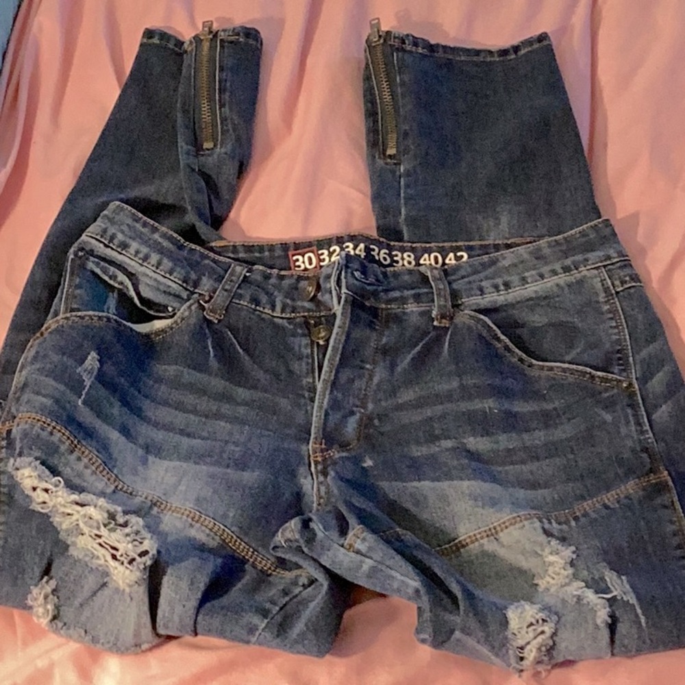 Wash, Dry, Fold brand men’s distressed jeans, 30x32